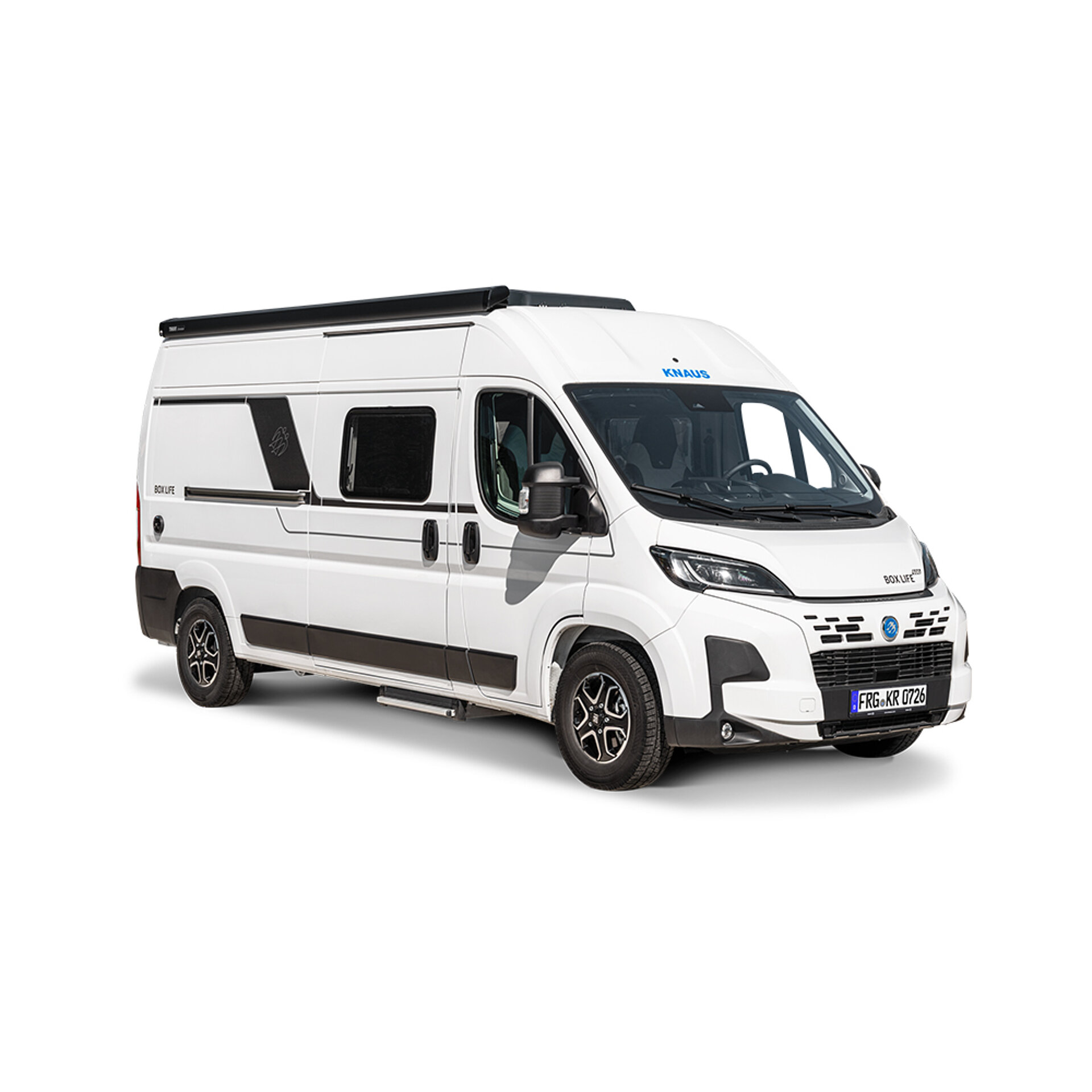 Dodávka KNAUS BOXLIFE při pohledu zepředu pod úhlem.