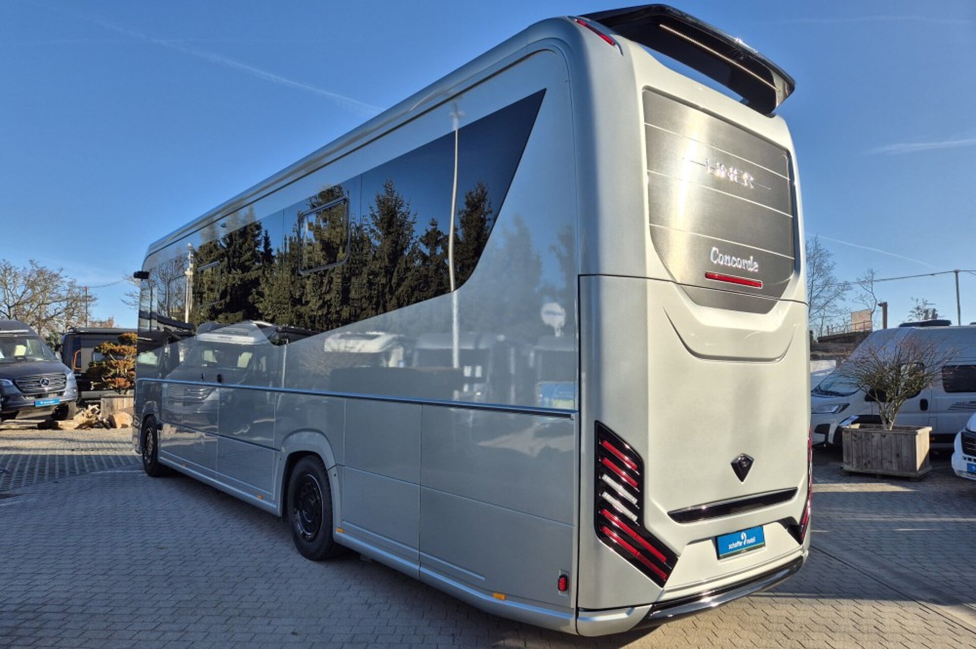 Eine von schaffer-mobil individualisierte Concorde in Silber. 