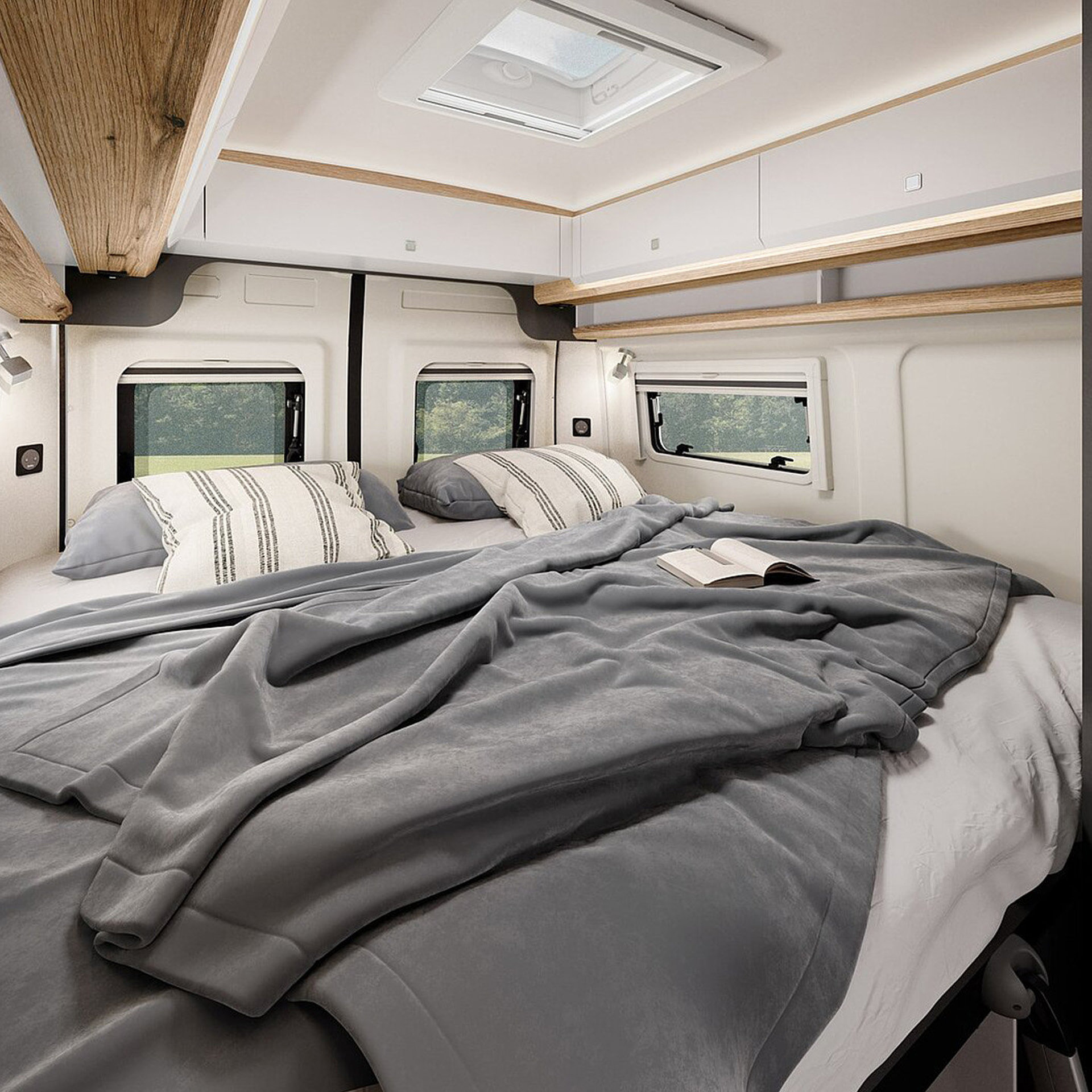 Hobby PRESTIGE Van First Edition 2025