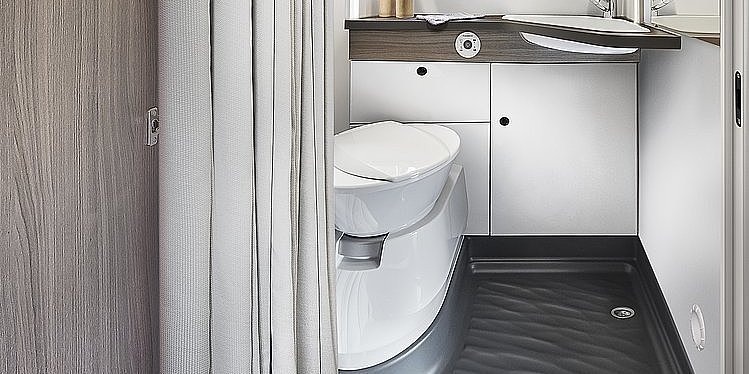 toilette und duschraum des variobad