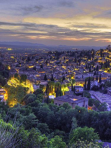 granada_stadt_bei_nacht