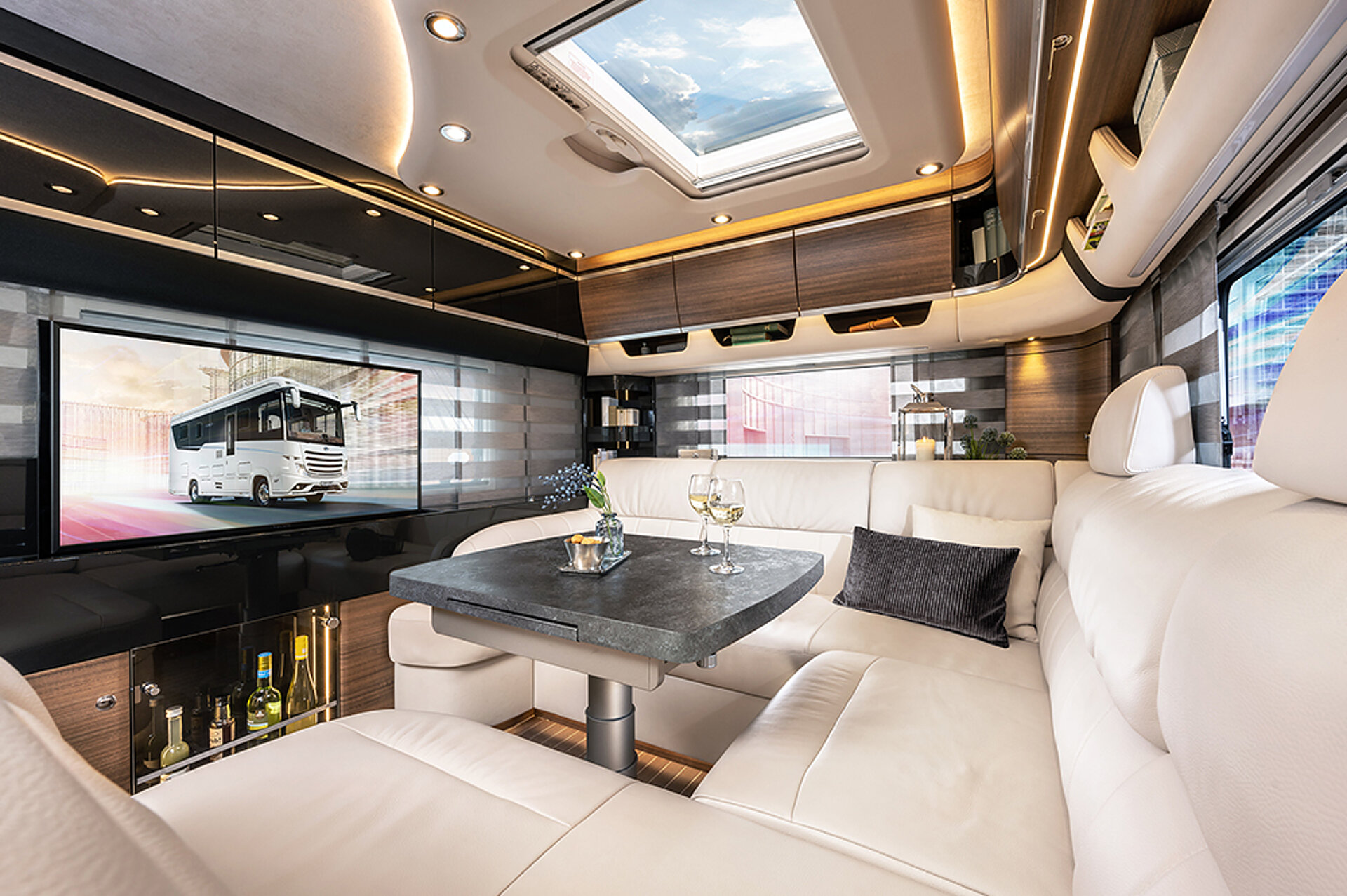 Erleben Sie echten Luxus mit dem Concorde Liner. Ein Loungebereich im Concorde Liner.