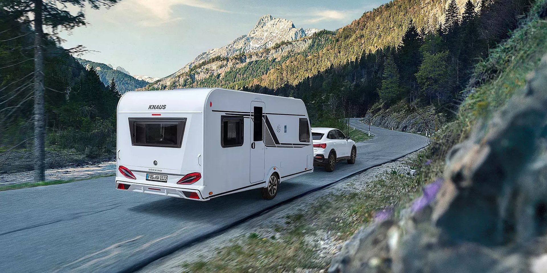 Moderne Wohnmobile, Kastenwagen und Wohnwagen von KNAUS