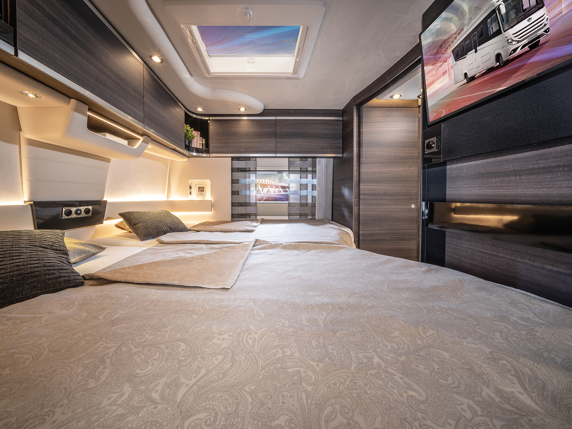 Genug Platz zum Träumen. Großflächige Betten im hinteren Bereich des Concorde Charisma.